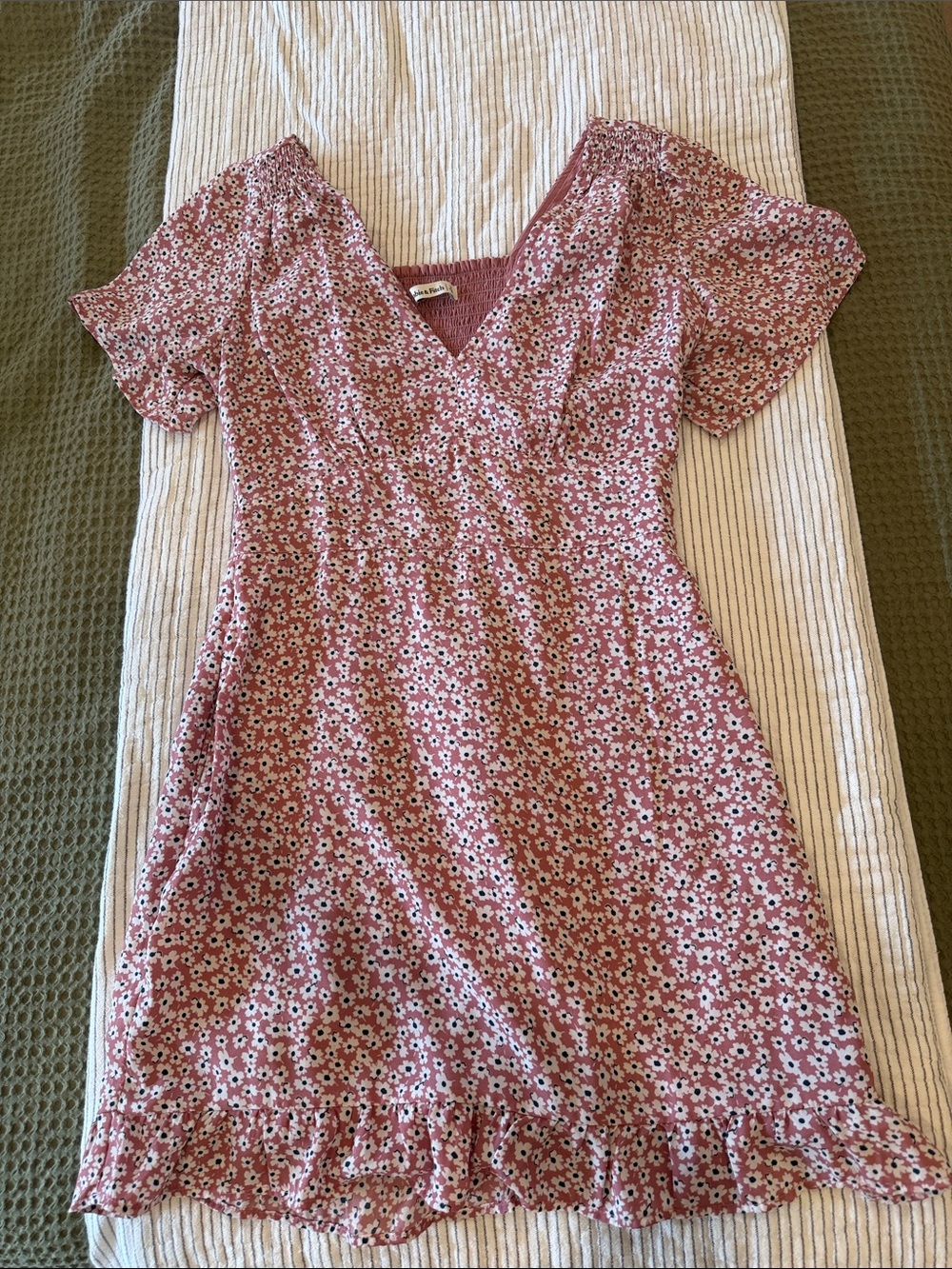 Abercrombie & Fitch Dusty Pink Floral V-Neck Mini Dress
